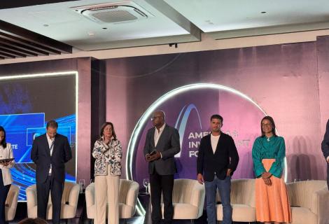Minister of Tourism, Hon. Edmund Bartlett (centre) joins fellow panellists on stage at the Americas Investment Forum in Santo Domingo, Dominican Republic. Minister Bartlett participated in a panel discussion under the theme “Building a Regional Tourism Integrated Strategy,” joining counterparts from across the hemisphere to examine how investment promotion agencies and governments can align to attract capital into sustainable tourism and related sectors.
