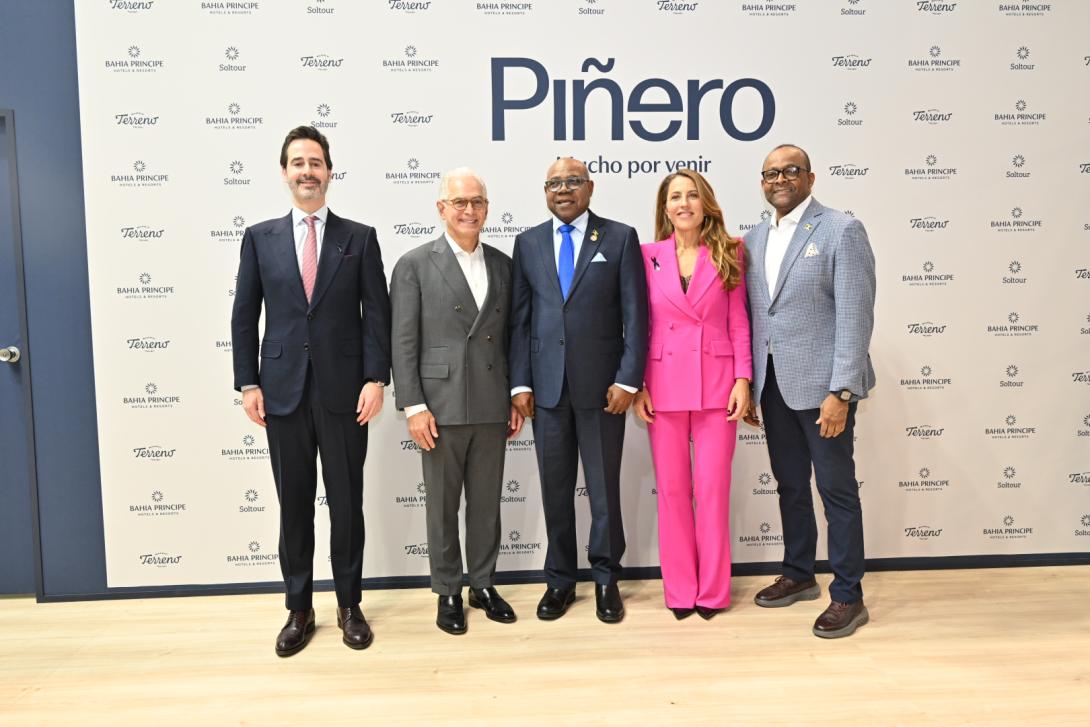 Minister of Tourism, Hon. Edmund Bartlett (centre) and Director of Tourism, Donovan White (right) share a light moment with senior representatives of Grupo Piñero (operators of Bahia Principe Hotels & Resorts), led by the group’s CEO, Encarna Piñero (2nd right) during the just concluded FITUR international tourism tradeshow in Madrid, Spain.